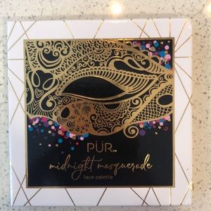 🌹BUNDLE & SAVE🌹 
PUR MIDNIGHT MASQUERADE PALETTE